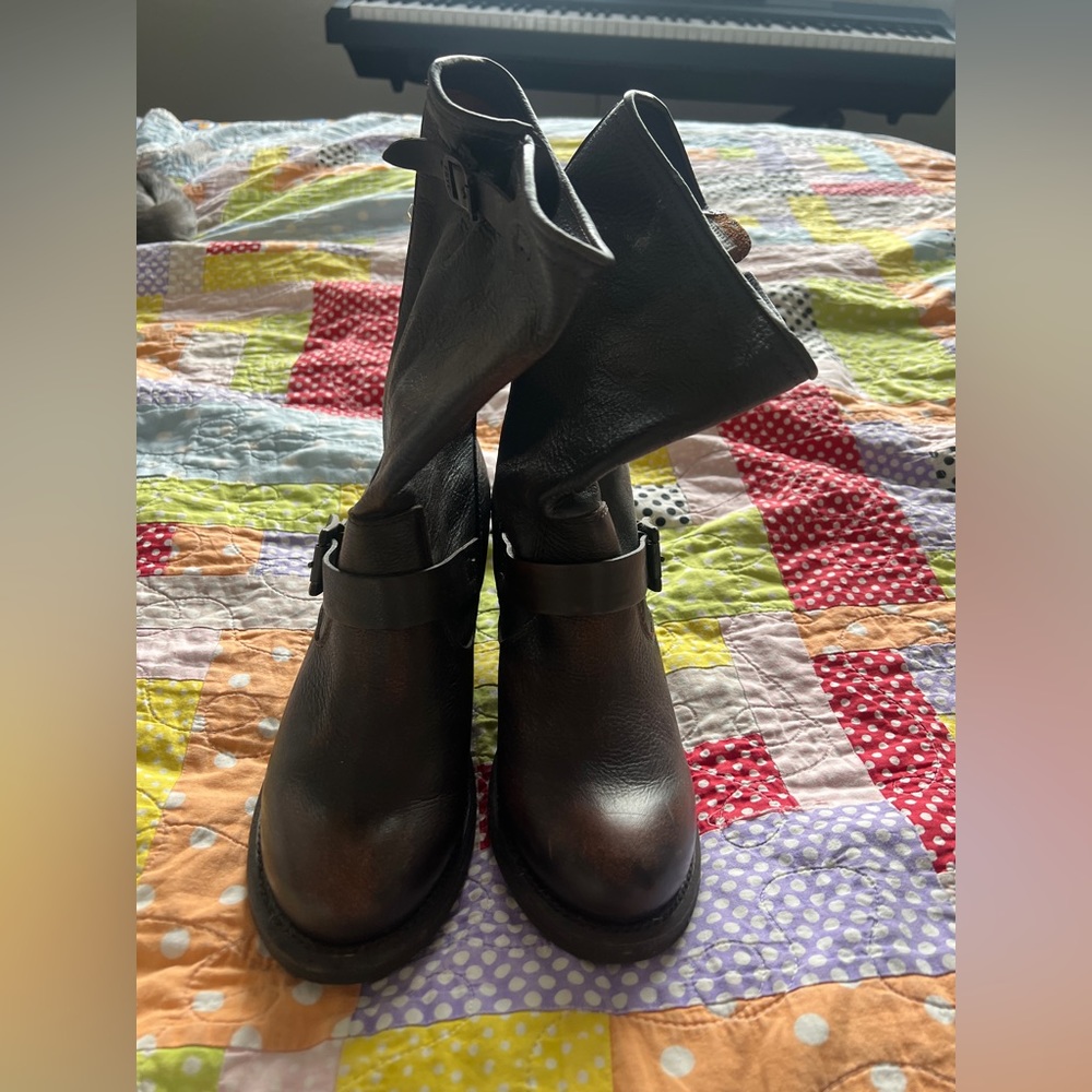 Brown Frye boots Women’s 8.5
